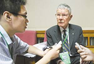 诺奖得主谢林：企业难以承担环境保护任务