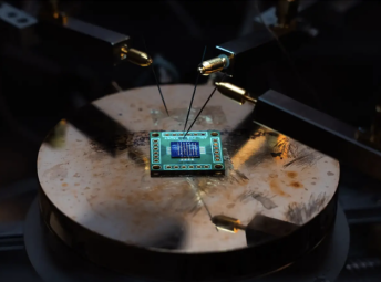 “向上生长”的芯片，突破摩尔定律限制